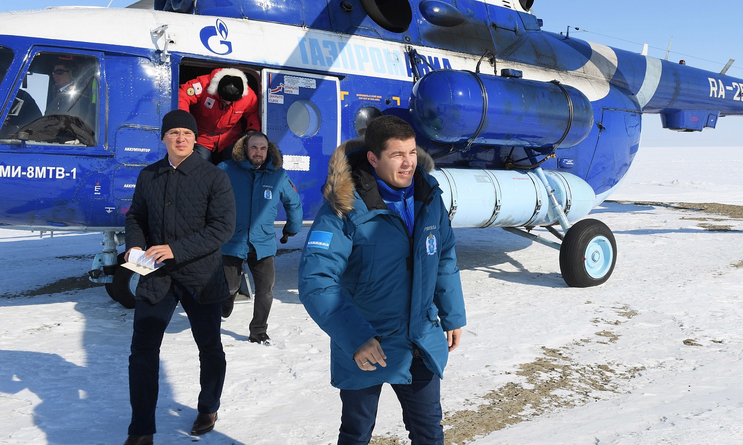 Губернатор Ямало-Ненецкого автономного округа побывал в сейсморазведочной партии  дивизиона ТНГ-Групп на Ямале